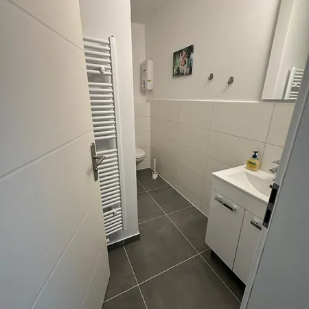 Апартаменты Fc-apartmenthaus Mit Grossem Garten Und Pkw Stellflaechen In
