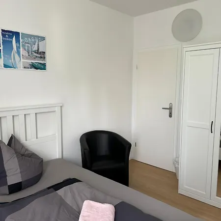 Fc-apartmenthaus Mit Grossem Garten Und Pkw Stellflaechen In *