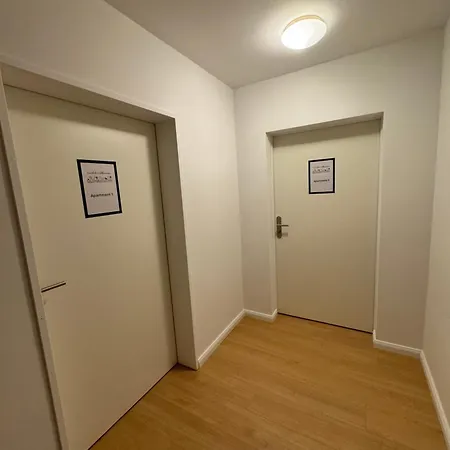 Fc-apartmenthaus Mit Grossem Garten Und Pkw Stellflaechen In Апартаменты *