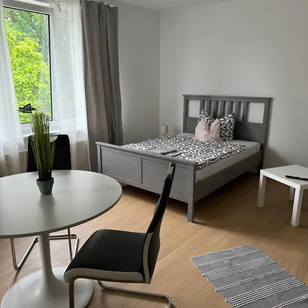 Fc-apartmenthaus Mit Grossem Garten Und Pkw Stellflaechen In Апартаменты Фалькензе