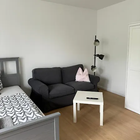 Апартаменты Fc-apartmenthaus Mit Grossem Garten Und Pkw Stellflaechen In
