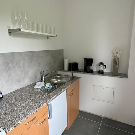 Fc-apartmenthaus Mit Grossem Garten Und Pkw Stellflaechen In Апартаменты Фалькензе